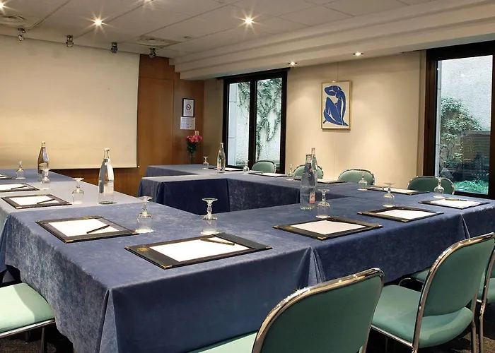 La Du Roy Champs Elysees Otel Paris