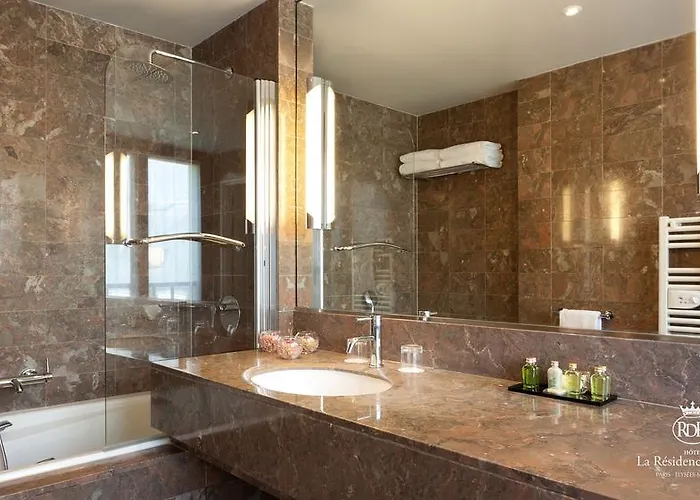 La Du Roy Champs Elysees Otel Paris