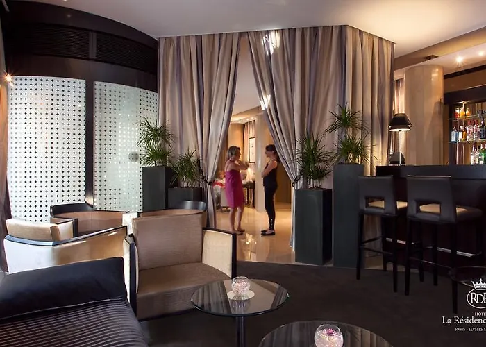 La Du Roy Champs Elysees Otel Paris