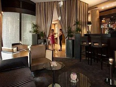 La Du Roy Champs Elysees Otel 4*