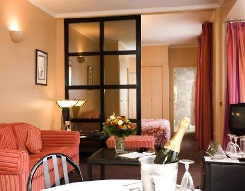 La Du Roy Champs Elysees Otel Paris