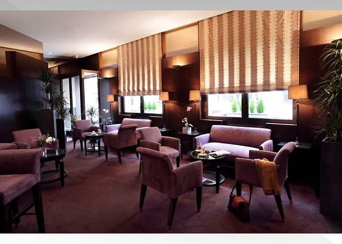 La Du Roy Champs Elysees Otel Paris