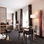 La Du Roy Champs Elysees ホテル