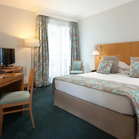 La Du Roy Champs Elysees Paris