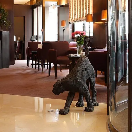 Отель La Du Roy Champs Elysees Париж