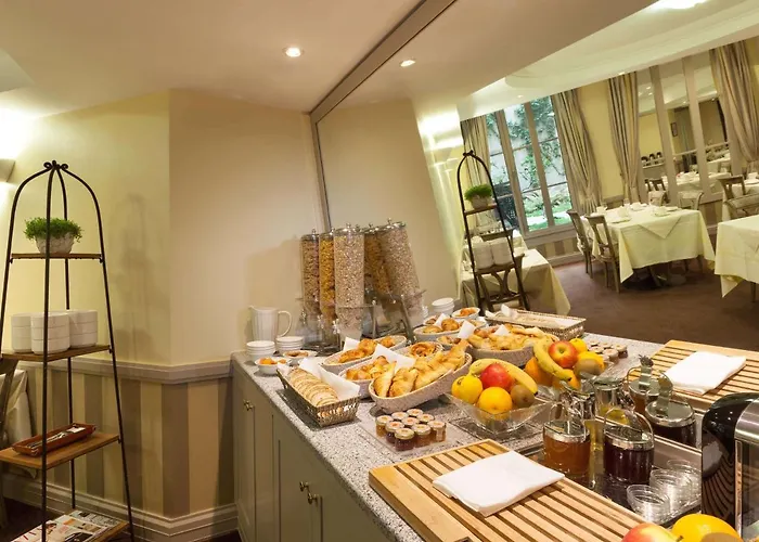 La Du Roy Champs Elysees Hotel 4*