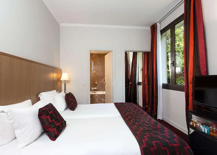 Отель La Du Roy Champs Elysees Париж