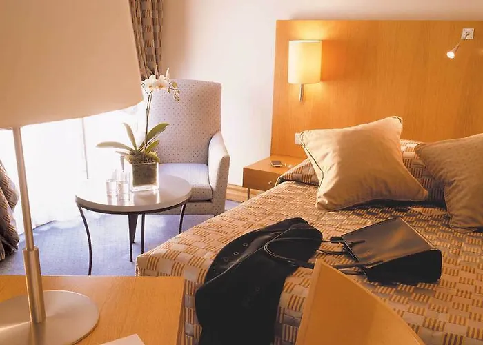 Hotel La Du Roy Champs Elysees 4*