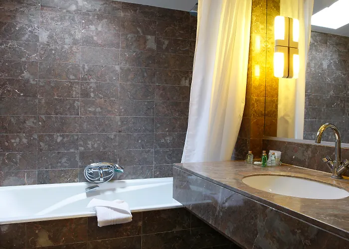 La Du Roy Champs Elysees Отель