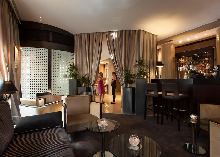 La Du Roy Champs Elysees Париж