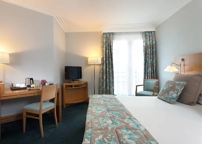 Отель La Du Roy Champs Elysees