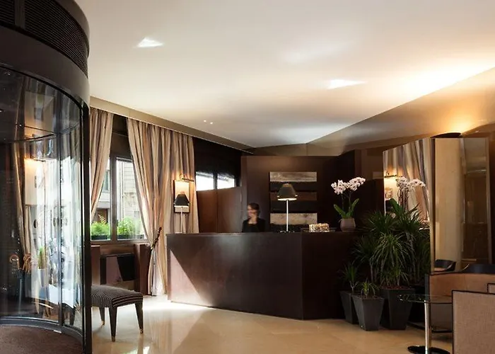 Hotel La Du Roy Champs Elysees París