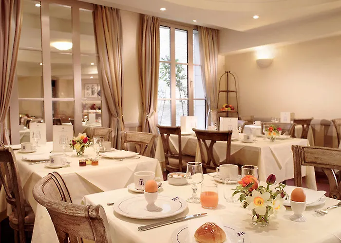 La Du Roy Champs Elysees 4* Париж