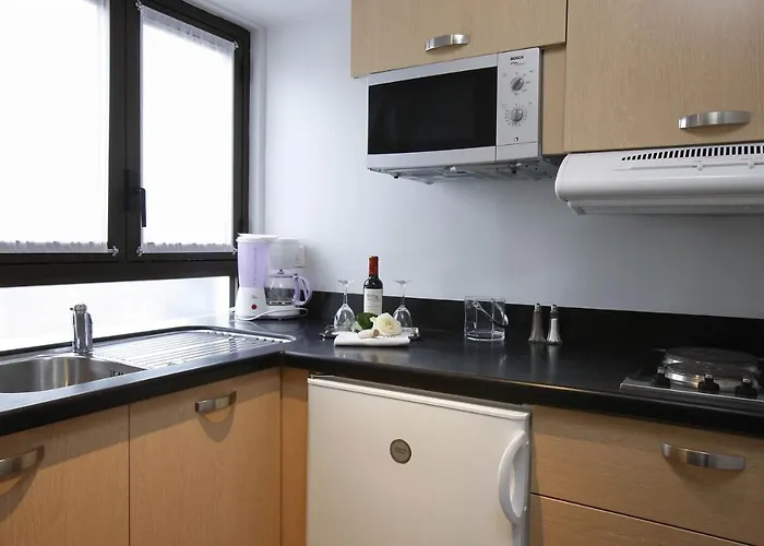 Отель La Du Roy Champs Elysees Париж