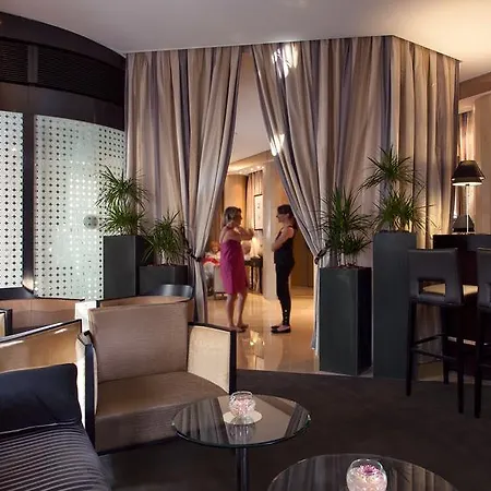 La Du Roy Champs Elysees מלון פריז
