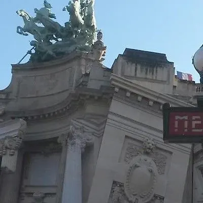 La Du Roy Champs Elysees 4* פריז