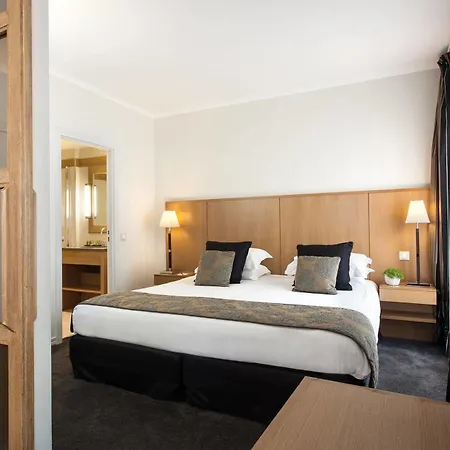 La Du Roy Champs Elysees מלון 4*