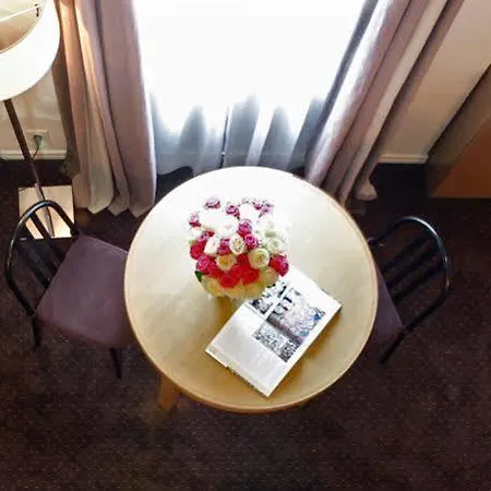 La Du Roy Champs Elysees Hotel Paris
